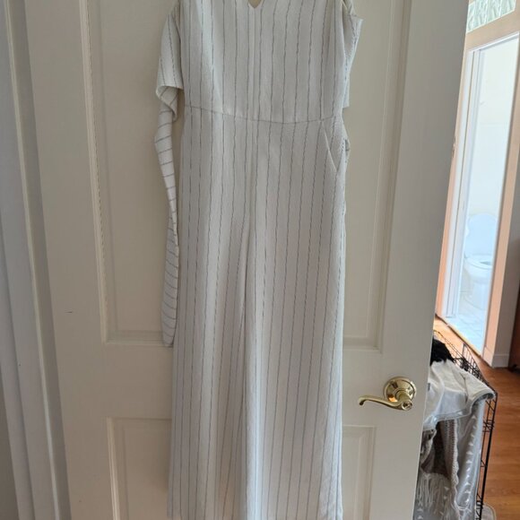 ARITZIA Wilfred Écoulement V-neck Jumpsuit - Picture 3 of 3